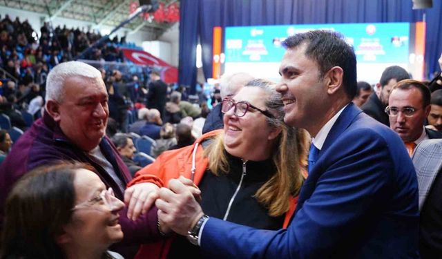 Bakan Kurum: 'Türkiye zorluklar karşısında dimdik ayakta'