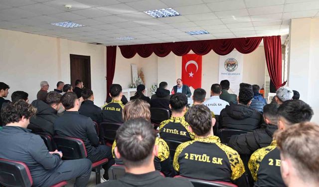 Başkan Hamamcı sporcularla buluştu