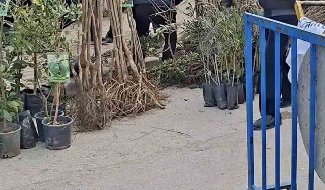 Bursa'da seyyar satıcılardan zabıtaya bıçaklı saldırı, 1 zabıta yaralandı