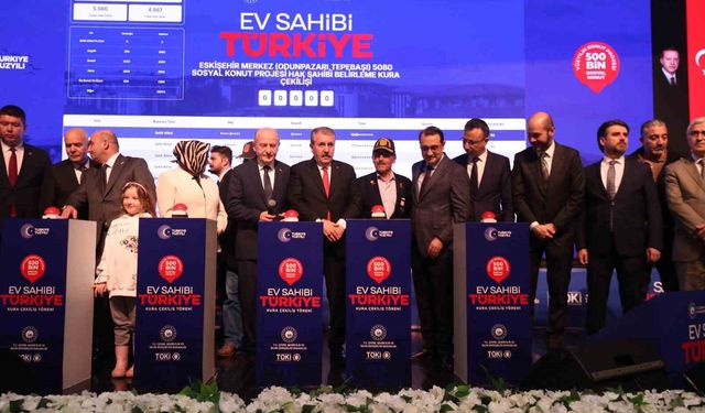 Eskişehir'de TOKİ'nin 6 bin 55 aileyi ev sahibi yapacağı kur'aların çekimi başladı