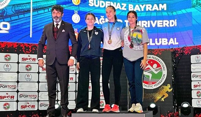 Eskişehirli sporcudan sırık atlama branşında Türkiye şampiyonluğu