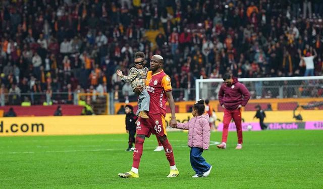 Galatasaray'da maç sonu üçlüsü Torreira ve Osimhen'den
