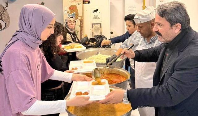 Gençlik merkezlerinde iftar programı düzenlendi