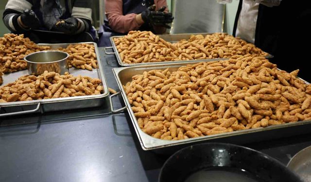 Gönüllüler el ele verdi her gün 250 ihtiyaç sahibine iftar hazırlıyor