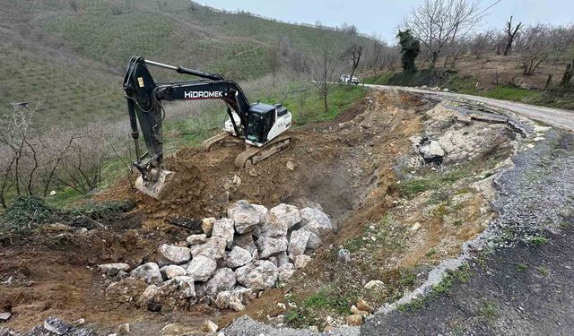 Heyelanlı bölgede çalışma yapıldı