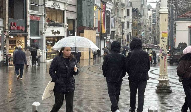 İstanbul'da soğuk hava ve yağmur etkili oluyor