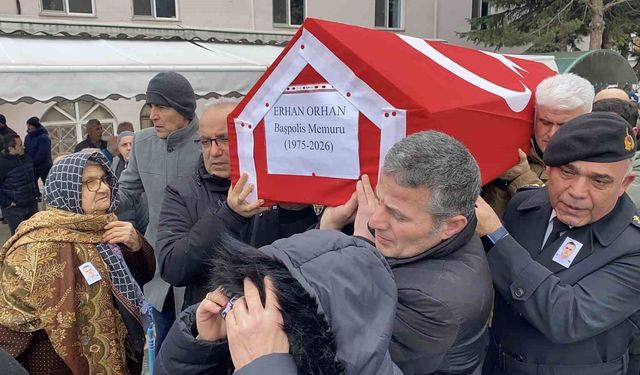 Kalp krizine yenik düşen polis memuru memleketinde son yolculuğuna uğurlandı