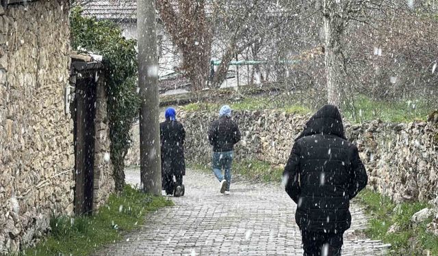 Karabük'ün yüksek kesimlerinde kar yağışı yeniden başladı