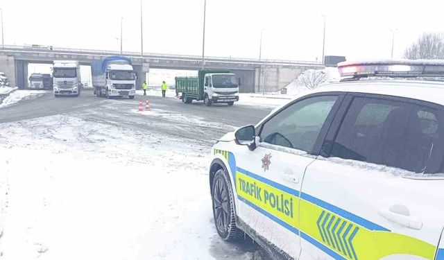 Kayseri - Malatya yolu ulaşıma kapandı