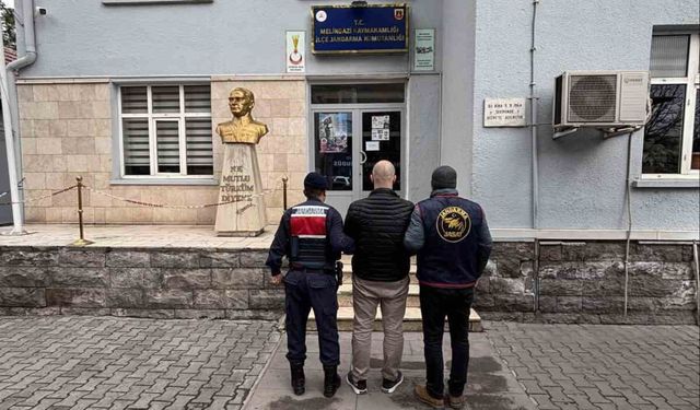 Kayseri'de 15 yıl kesinleşmiş hapsi bulunan uyuşturucu taciri yakalandı