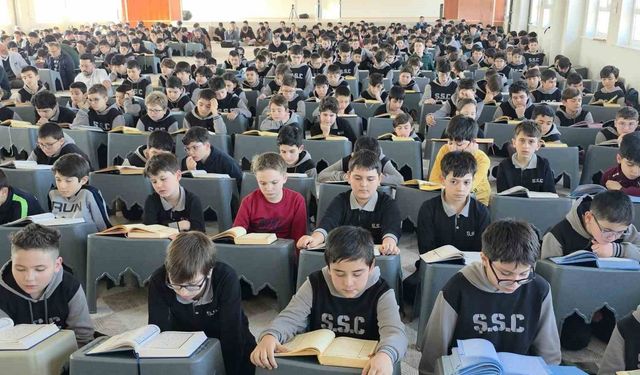 Kütahya'da yüzlerce öğrenciden aynı anda mukabele