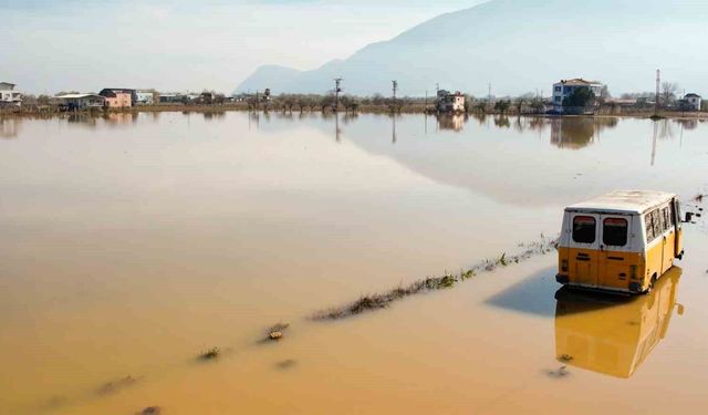 Manisa'da rekor yağışların bilançosu: 191 ihbar, 20 bin dekar su altında