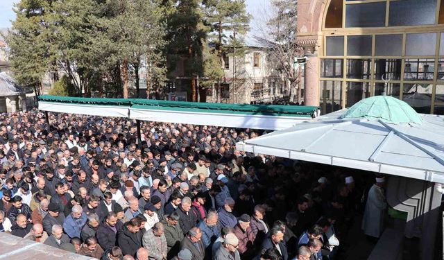 Oltu'da motosiklet kazası: 1 ölü, 1 yaralı