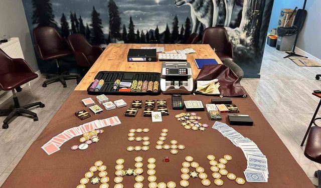 Özel davetiyeli poker masasına emniyet operasyonu: 18 kişiye toplam 208 bin lira ceza