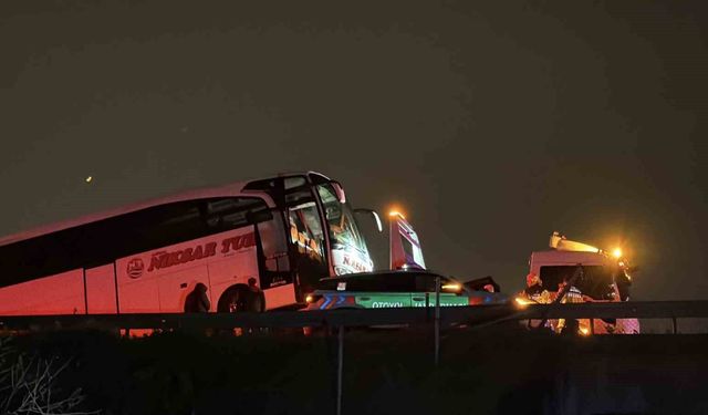 Sakarya'da Anadolu Otoyolu'nda 16 araçlık zincirleme kaza: 14 yaralı