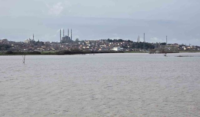 Selimiye Camii, göle dönen tarlalardan İstanbul'daki Sultanahmet'i andırdı