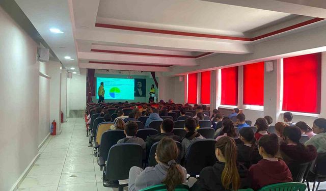 Seyitgazi'de öğrencilere trafik eğitimi verildi