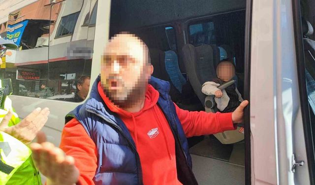 Trafik uygulamasında ceza yiyen sürücü polisi tehdit etti