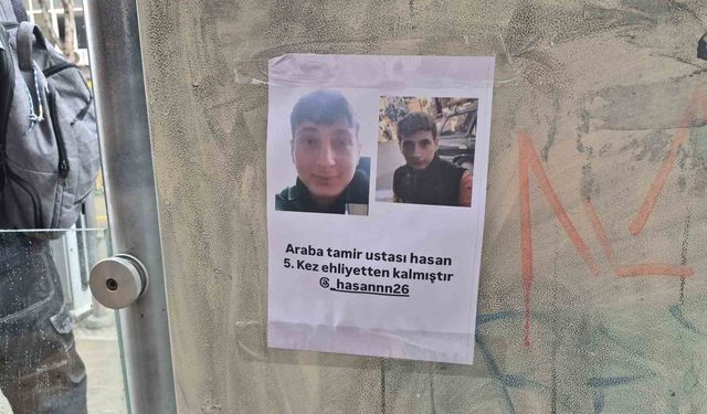 Tramvay durağına yapıştırılan ilginç kağıt dikkat çekti