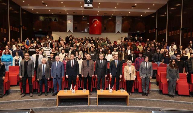 Türk Astronot Tuva Cihangir Atasever, ERÜ öğrencileri ile bir araya geldi