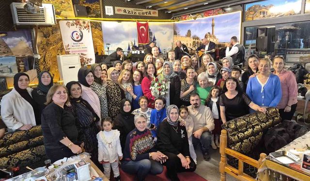 'Yılın En Başarılı Hizmet Ödülü'nü alan hayırsevere gönüllülerden büyük sürpriz