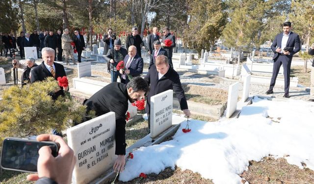 1992 Erzincan Depremi'nin 34. Yılında Deprem Şehitleri Unutulmadı