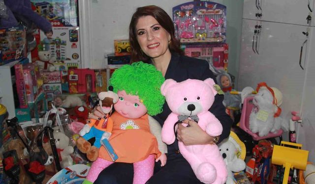 44. Yaşında hediye yerine oyuncak talep etti: Oda dolusu oyuncak, sevgi evlerindeki çocukları sevindirecek
