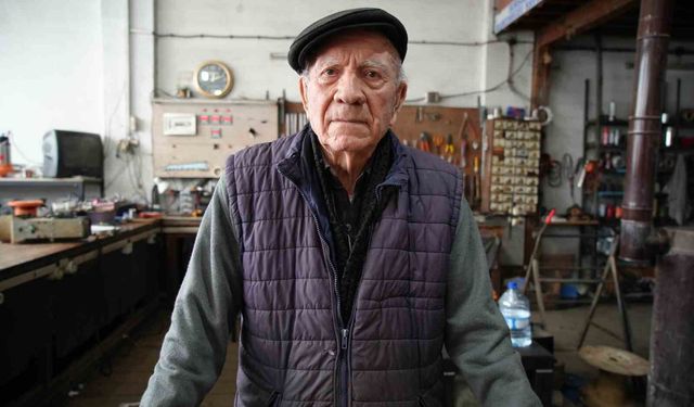 88 Yaşındaki Usta, Gençlere Örnek Oluyor