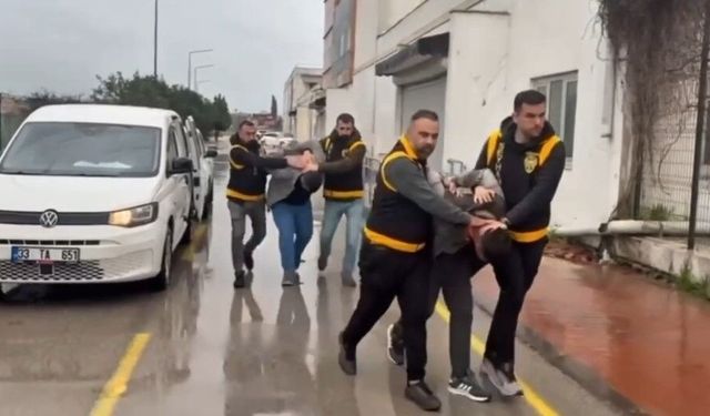 Adana'da Atlara Kötü Muamele İddiası: İki Şahıs Gözaltına Alındı