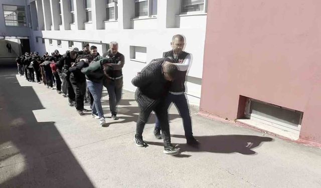 Adana'da zehir tacirlerine operasyon: 11 tutuklama