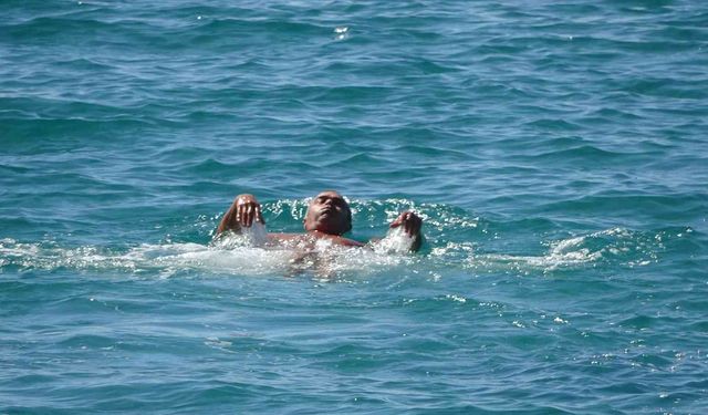 Alanya'da mart güneşi: Hava sıcaklığı 18'e çıktı, sahiller harekenlendi