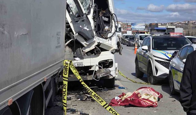 Ankara'da tıra çarpan tanker şoförü hayatını kaybetti