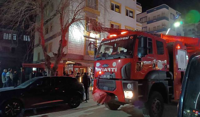 Batman'da 7 katlı binada korkutan yangın
