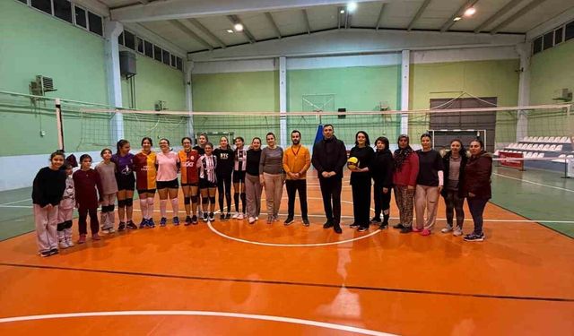 Beylikova'da 'Anne-Kız Voleybol Turnuvası' büyük ilgi gördü