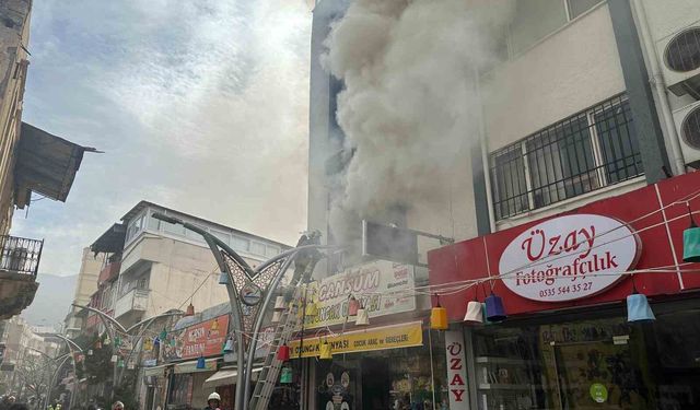Hatay'da oyuncakçı dükkanında korkutan yangın