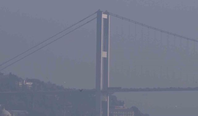 İstanbul'da sis etkisini göstermeye devam ediyor