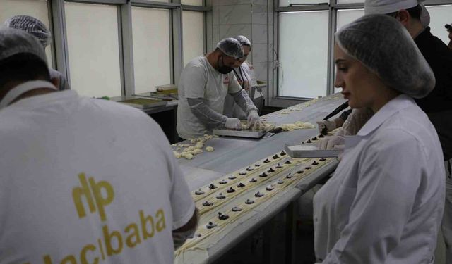 Tatlı imalathanelerinde Ramazan yoğunluğunda da hijyen ve kaliteden ödün verilmiyor