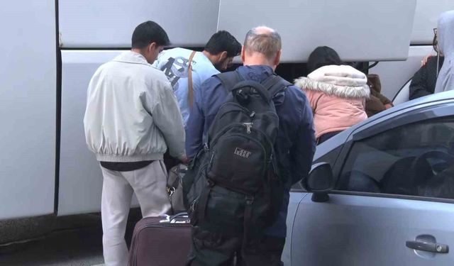 Ülkelerine giden İranlılardan Amerika ve İsrail'e tepki