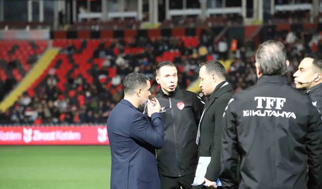 Ziraat Türkiye Kupası C Grubu'nda oynanacak olan Gaziantep FK - Fenerbahçe maçı stadın ışıklandırma sistemindeki arıza nedeniyle başlamadı.