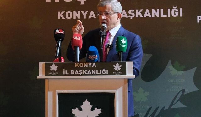 Ahmet Davutoğlu: 'Bugün Netanyahu ve Trump'a karşı dimdik durduğumuzu söyleme zamanıdır'