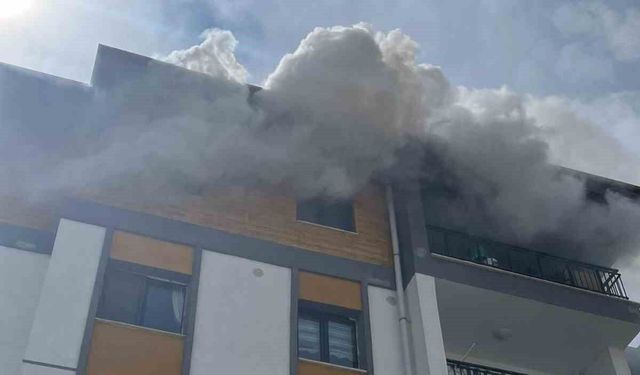 Antakya'da Yangın Sonucu Ev Kullanılamaz Hale Geldi