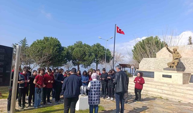 Aydın'da Öğrenciler Şehitleri Unutmadı