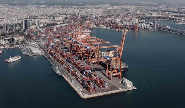 Bakan Uraloğlu: 'Yurt dışı limanlarından gelen yük miktarı, önceki yılın aynı dönemine göre yüzde 8,5 artışla 22 milyon 117 bin 589 ton ulaştı'