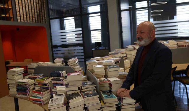 Başkan Çolakbayrakdar: 'Kütüphaneler Haftası ile bilgi dolu bir şehir inşa ediyoruz'