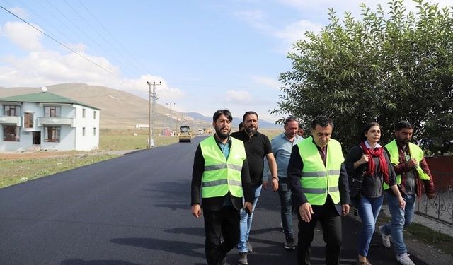 Başkan Demir, Ardahan'daki Yol Sorunlarına Çözüm Getiriyor