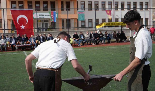 Bayburt'ta Nevruz Bayramı Coşkusu: Ateş Yakıldı ve Demir Dövüldü