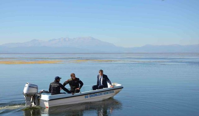 Beyşehir'de balık av yasağı devam ederken tezgahlar için süre uyarısı