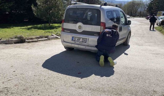 Bolu'da hafif ticari araç ile motosiklet çarpıştı: 1 kişi yaralandı