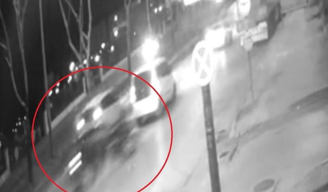 Bursa'da Korkunç Kaza Güvenlik Kamerasında Görüntülendi: İkiye Ayrılan Araçtan Kurtuldu