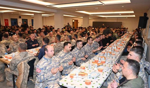 Çanakkale Zaferi Günü'nde güvenlik güçleri iftar sofrasında bir araya geldi
